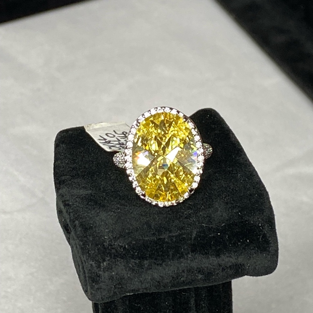 Elegant 12Carat Citrine Gemstone Ring